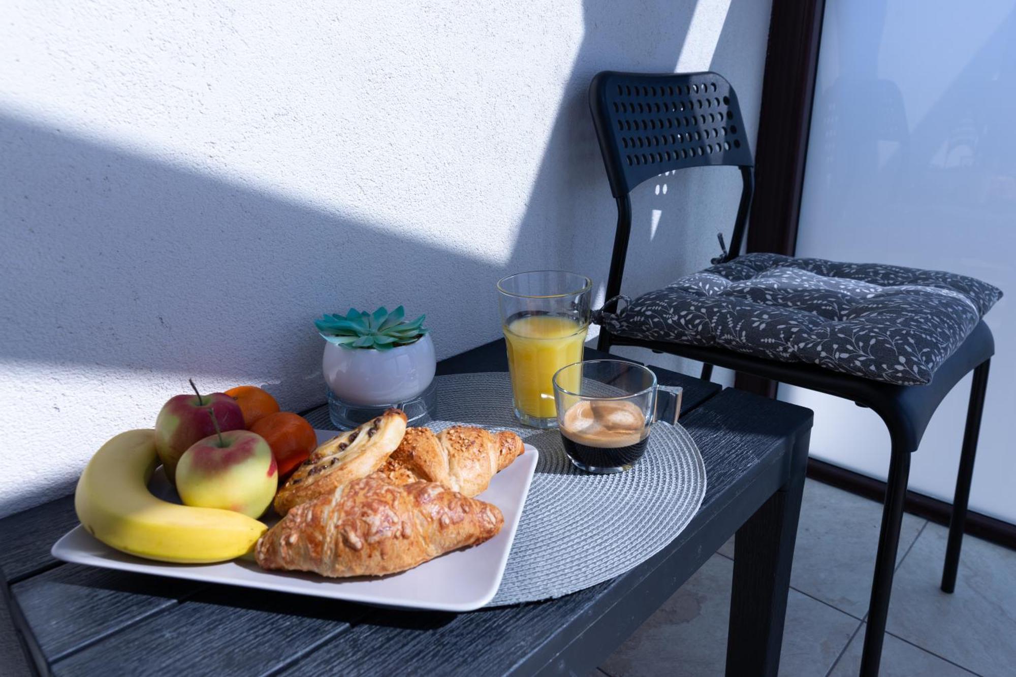 La Piazza Hotel Shumen Bagian luar foto