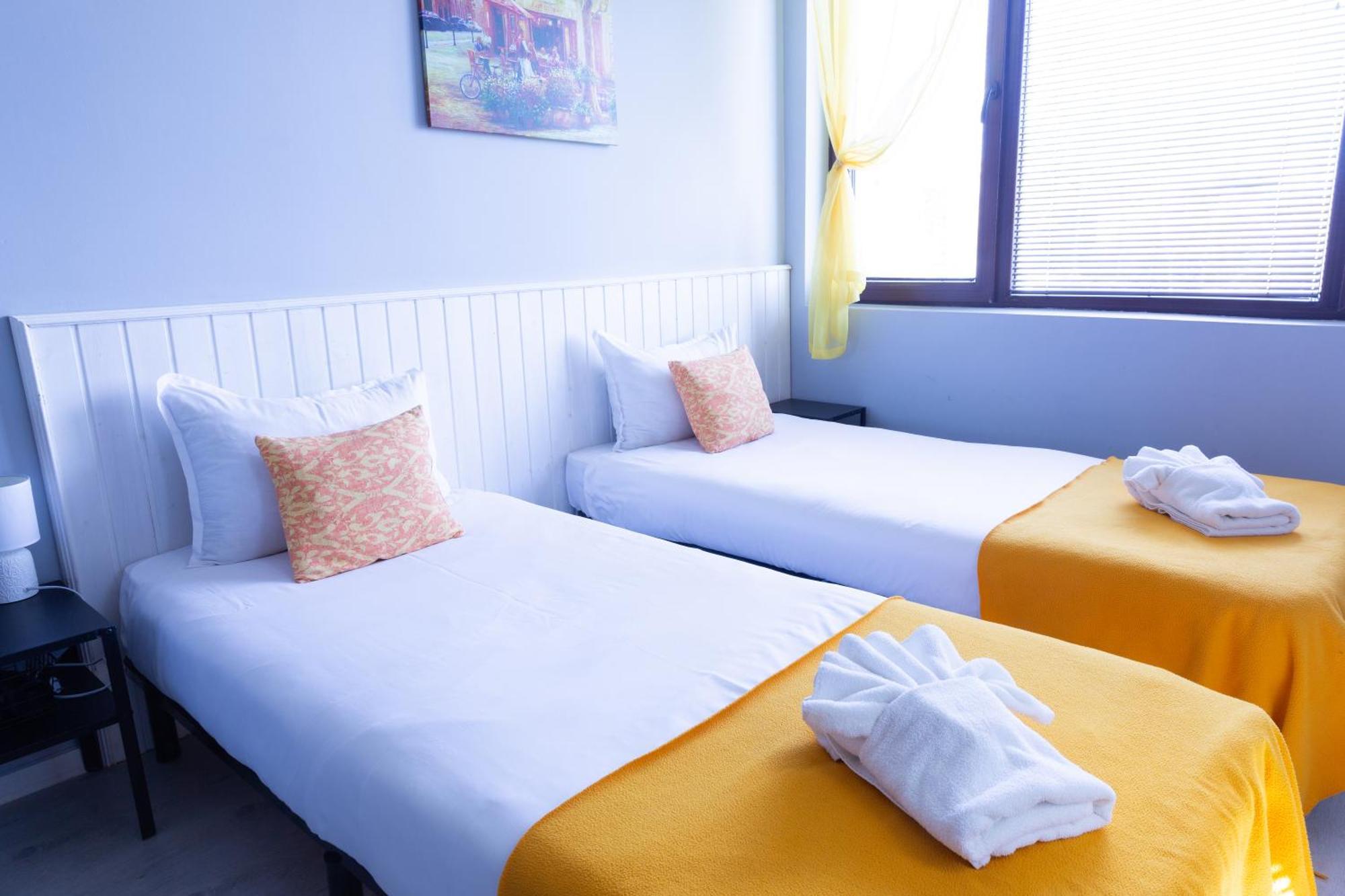 La Piazza Hotel Shumen Bagian luar foto